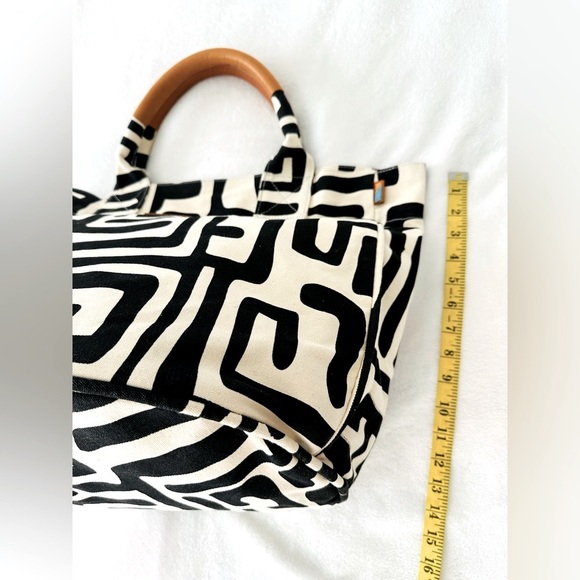 Ubuntu Life Weekender Bag Black Kuba Size Large - Picture 6 of 13